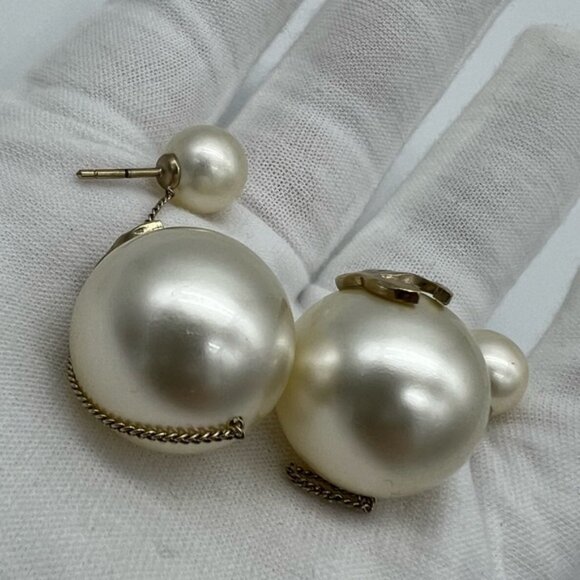 Authentic Chanel large pearl drop CC earrings - Picture 8 of 12